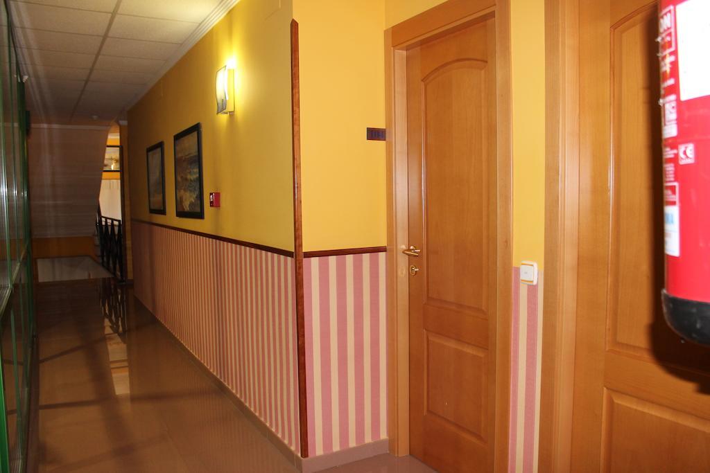 Hostal Prickly Villacanas Екстериор снимка